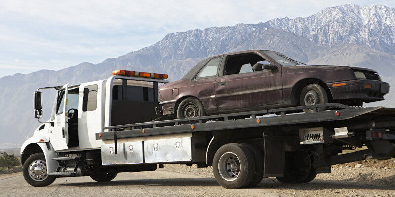 3 Reasons to Use a Car Removal Service